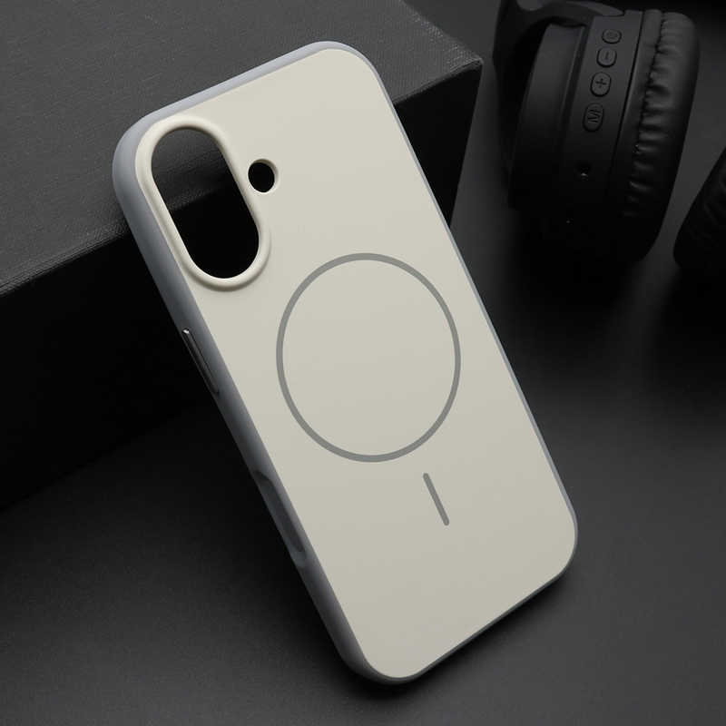 Slika od Futrola CHROME MagSafe za iPhone 17 (6.3) bela