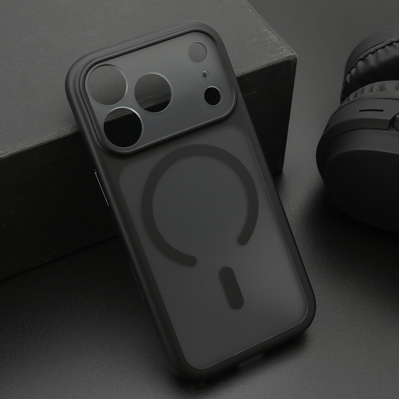 Slika od Futrola SHADOW MagSafe za iPhone 17 Pro (6.3)/iPhone 18 Pro (6.3) crna (small camera protection)